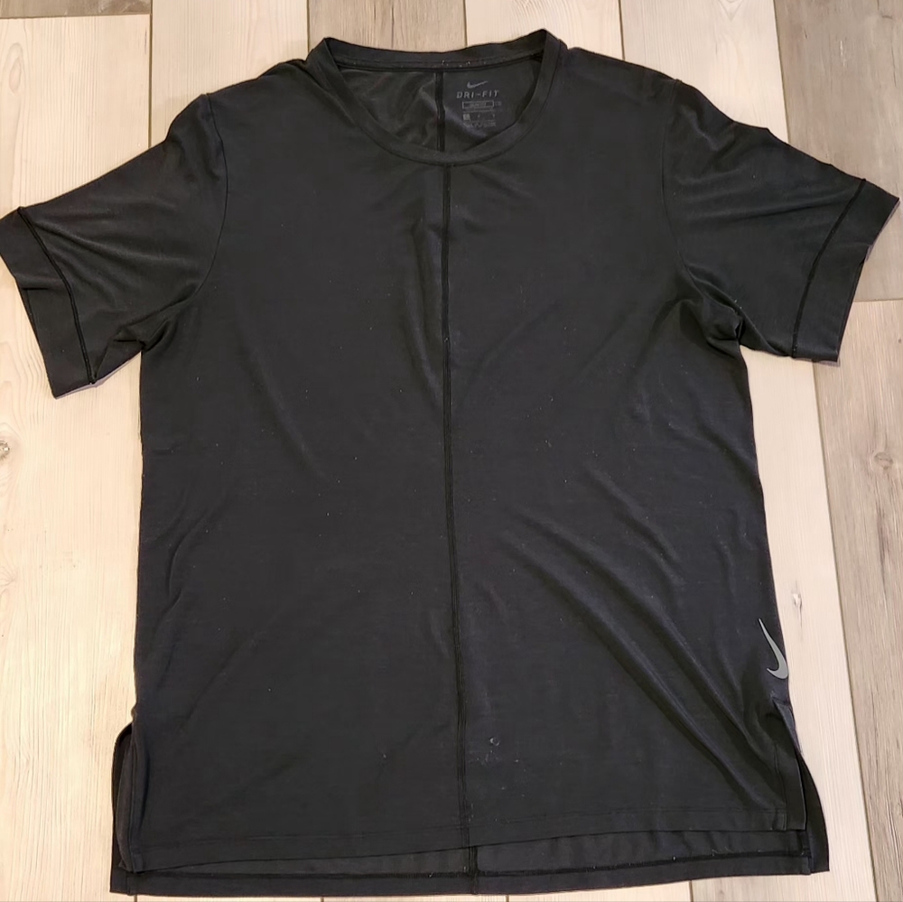 Nike Mens Dri Fit Yoga short sleeve T-shirt Large Split Hem Black